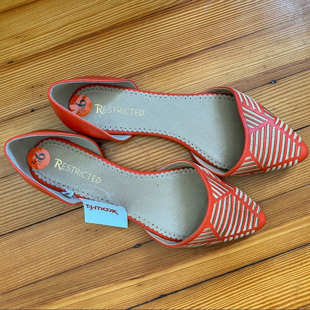 NWT - Orange and gold embroidered flats - W 9.5